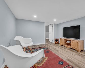 Cozy 4 Bedroom Home in Cornwall - Cornwall