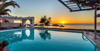 Sigalas Beach Hotel - Kamari - Pool