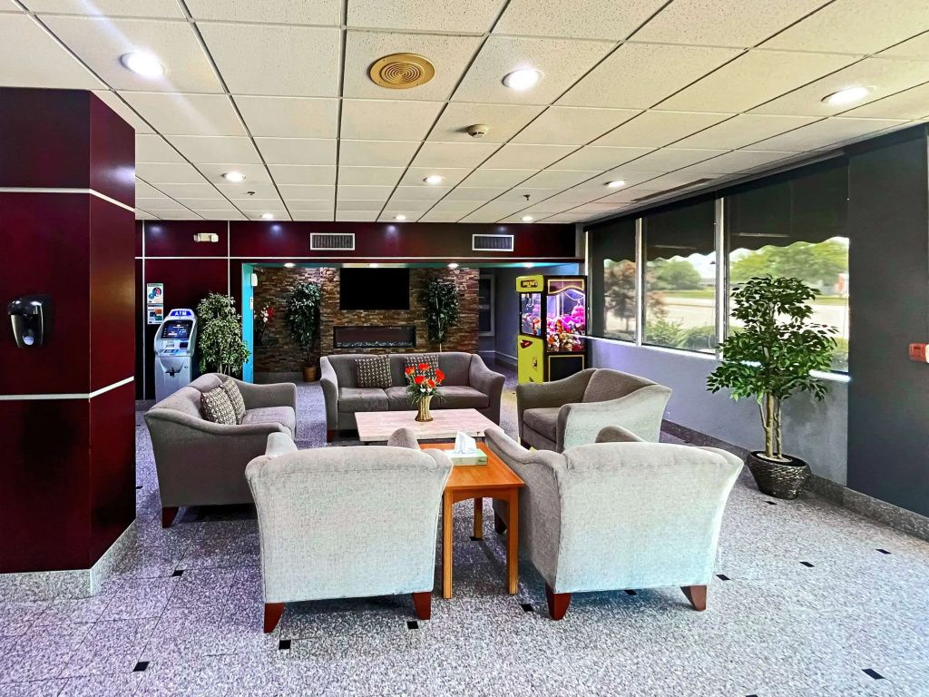 Quality Inn & Suites Cincinnati Downtown Area - סינסינטי - לובי