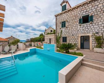 Charming 6 bedroom Stone Villa with Private heated Pool - Lopud - Pool