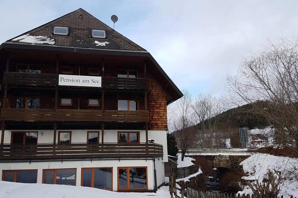 بنزيون آم سي