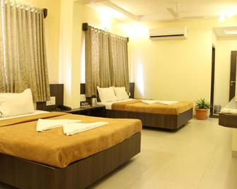 Hotel Sai Gurusthan - Shirdi