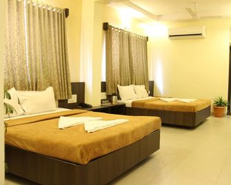 Hotel Sai Gurusthan - Shirdi