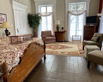 Historic Mcdonald Airbnb - Attica - Sala de estar