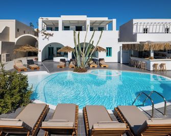 Nissia Beach Apartments & Suites - Kamari - Piscine
