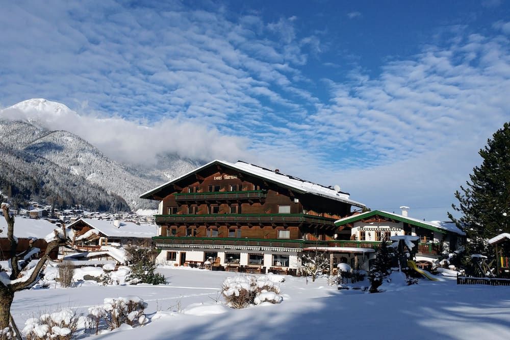Familien- & Vitalhotel Auenhof - Fulpmes - Building