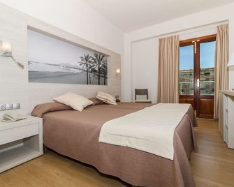 Eix Alcudia Hotel +18 - Alcudia - Habitación
