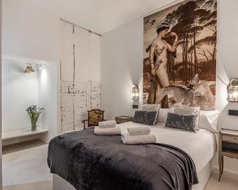 Queens House Chueca V - Madrid - Bedroom