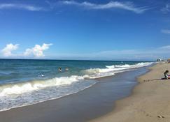 Beach Town House on lovely Hutchinson Island, Jensen Beach Florida - Jensen Beach - Beach