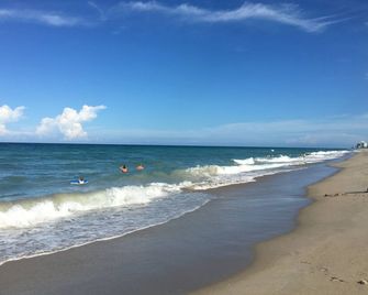 Beach Town Home on lovely Hutchinson Island, Jensen Beach, Florida! - Jensen Beach - Beach