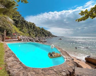 Blow Show Casa I - Ilhabela - Piscina