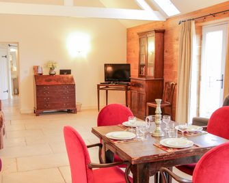 Treehouse Barn at Pitchford Estate - Shrewsbury - Dining room