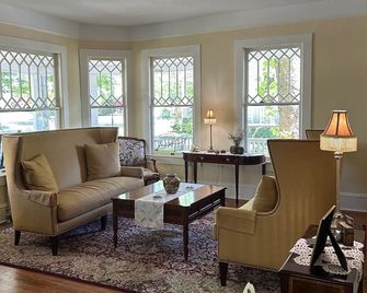 The Charleston Inn Hendersonville Nc - Hendersonville - Huiskamer