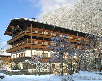 Hotel-Pension Strolz - Mayrhofen - Building