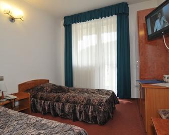 Hotel Alexandros Busteni - Busteni - Спальня