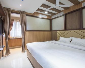 Hotel Prm Aruna Archadia - Erode - Bedroom