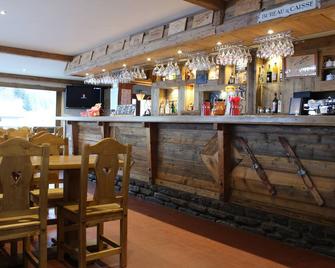 Hotel Restaurant U'fredy - La Clusaz - Bar