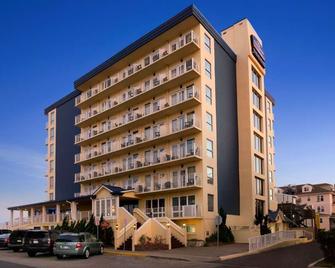 Howard Johnson Plaza by Wyndham Ocean City Oceanfront - Ocean City - Toà nhà