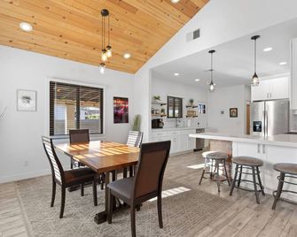 Hummingbird House w/ BBQ in Downtown Phoenix - Phoenix - Dining room