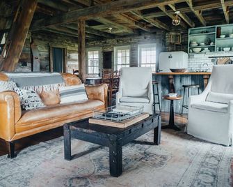 Gorgeous Country Cottage for a Farm Getaway in Cookeville, Tennessee - Cookeville - Stue