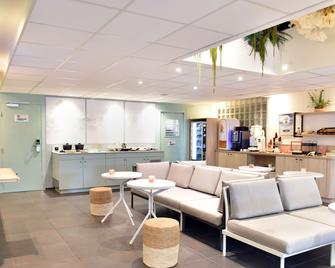 Hôtel Kyriad La Rochelle Centre Ville - לה רושל - לובי