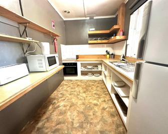 Carinya Village Jindabyne - Jindabyne - Kitchen