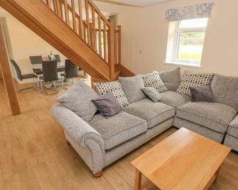 Woodpecker Barn - Pontyclun - Living room