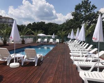Family Hotel Sunday - Kiten - Piscină