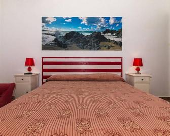 B&B Millennium - Ladispoli - Camera da letto