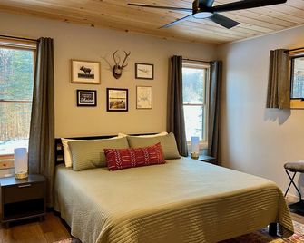 Modern Family-Friendly Cabin - Rangeley - Bedroom