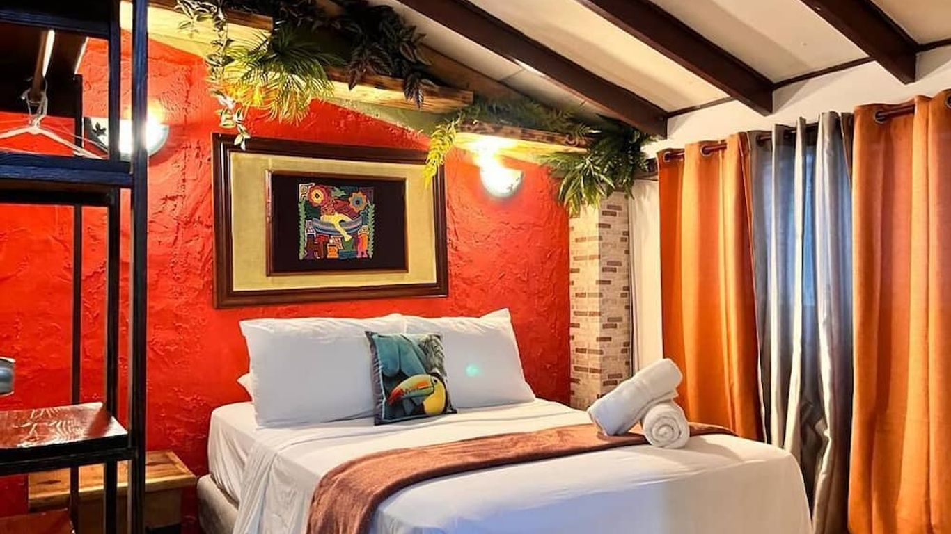 Panama House Bed & Breakfast