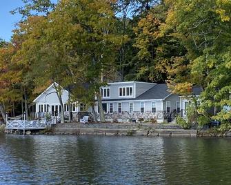 Lake Lodge - Private - 15 Minutes to Jiminy Peak, Albany & Troy - Averill Park - Edificio