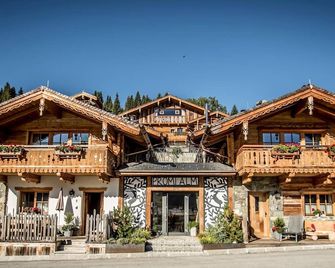 Promi Alm Flachau - Luxus Chalets - Flachau - Bâtiment