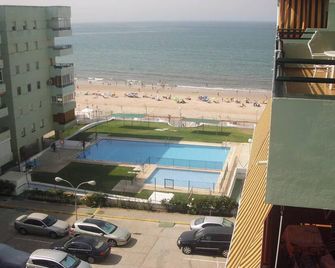 Modern Apartment in Matalascañas with Shared Pool - Matalascanas - Pool