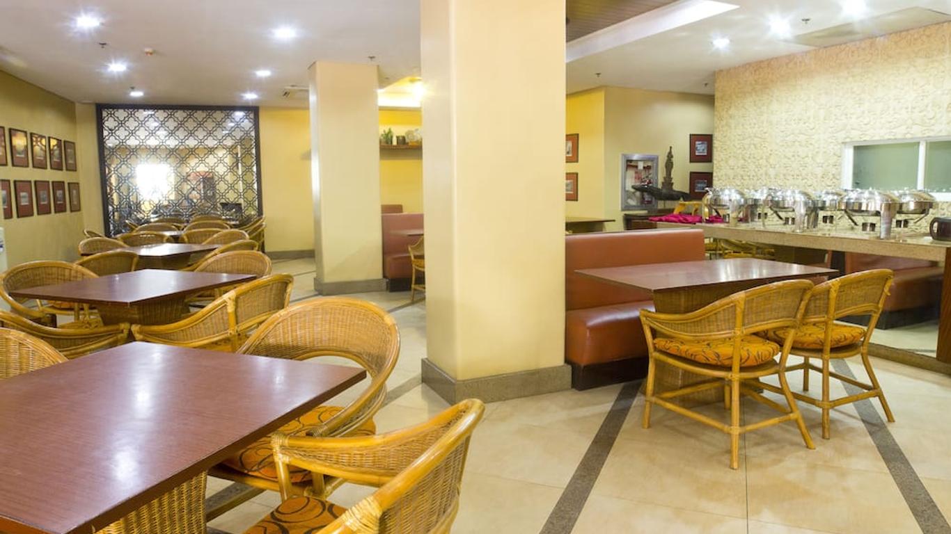 منتجع كراون ريجنسي برنس