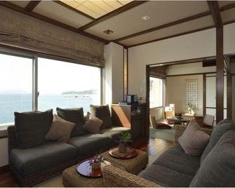 Shodoshima International Hotel - Tonosho - Bedroom