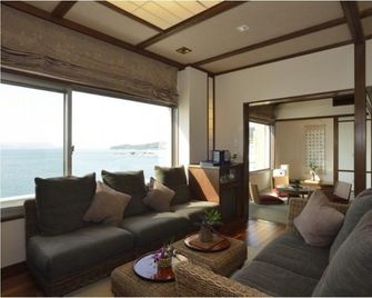Shodoshima International Hotel - Tonosho - Bedroom