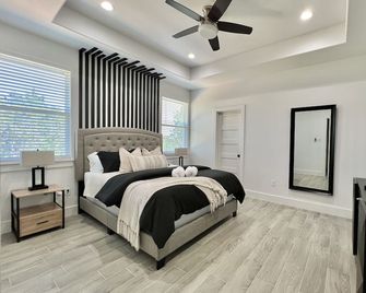 Scenic Retreat W/ Playground & Grilling - Granbury - Slaapkamer