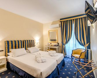 Napoleon Hotel - רומא - חדר שינה