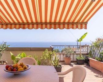 Apartment Beautiful View by Interhome - Ospedaletti - Balcon