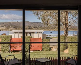 Boat Reflections - Franklin - Balcone