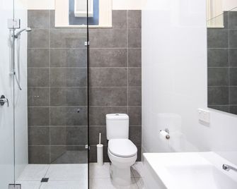 The Mile End Hotel - Adelaida - Baño