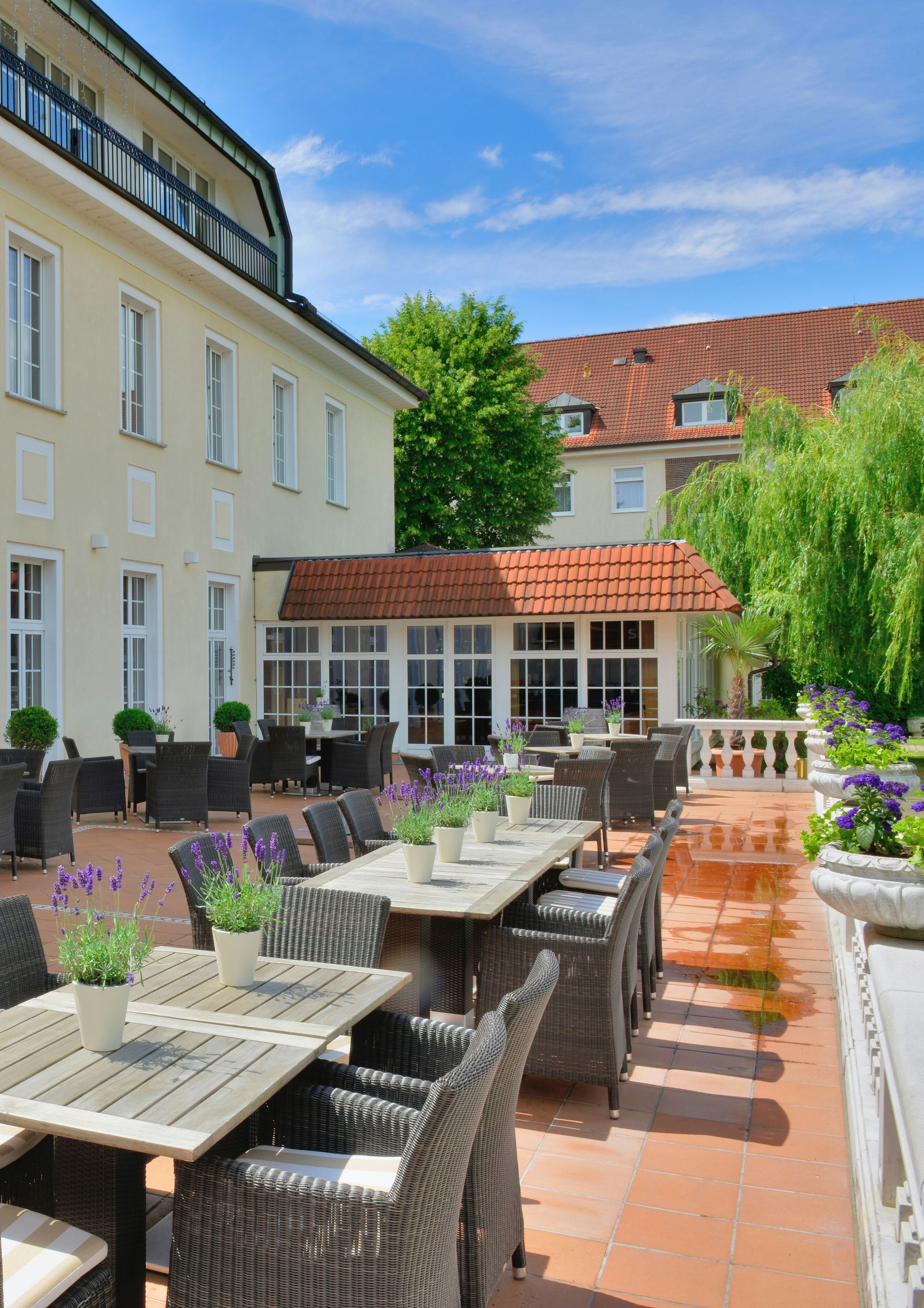 Hotel Der Lindenhof - Gotha - Innenhof