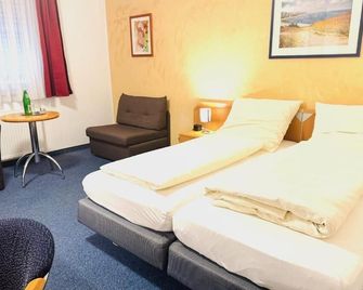 Hotel Am Weyerhof - Kerpen - Bedroom