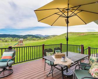 Spearfish Retreat with Fireplace and Mountain Views! - Spearfish - Balkon