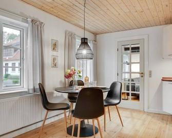 Holiday Home Malinda - 500m from the sea in SE Jutland by Interhome - Odder - Dining room