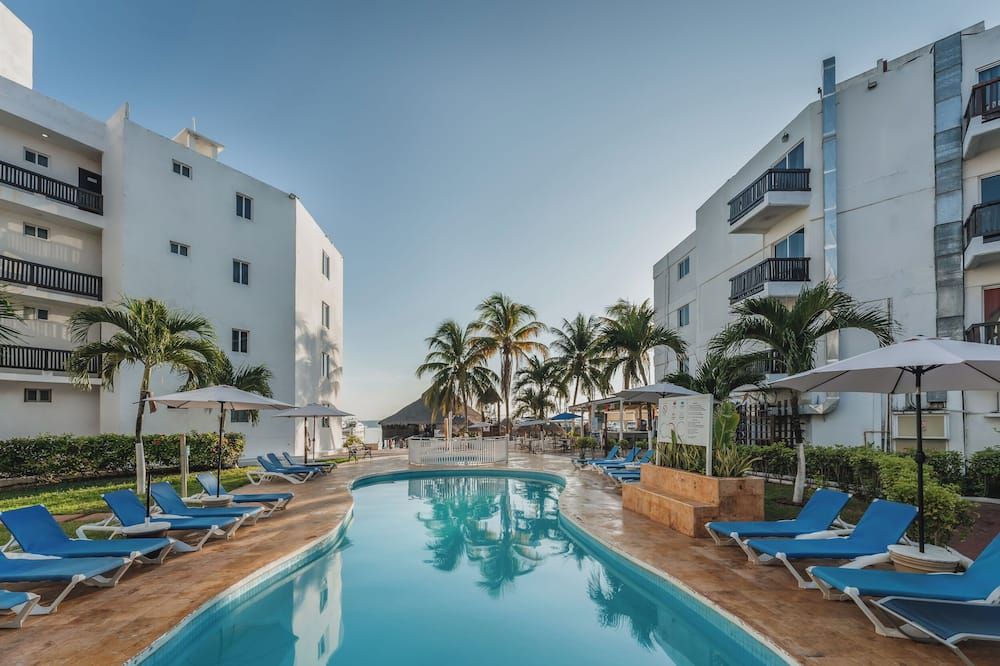 هوتل إمبيريال لاس بيرلاس