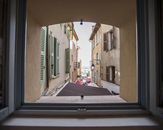 ريزيدانس بوتاو - كان - غرفة نوم