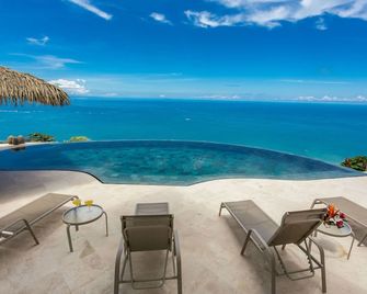 Incredible Views of the Pacific - Year round sunsets! - Dominical - Pool