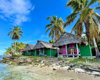 هوتل بنسيون كورونا - بنما سيتي (بنما) - مبنى